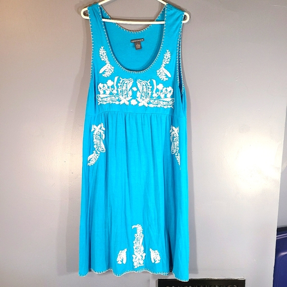 Chelsea & Theodore Tops - Chelsea and Theodore embroidered tunic